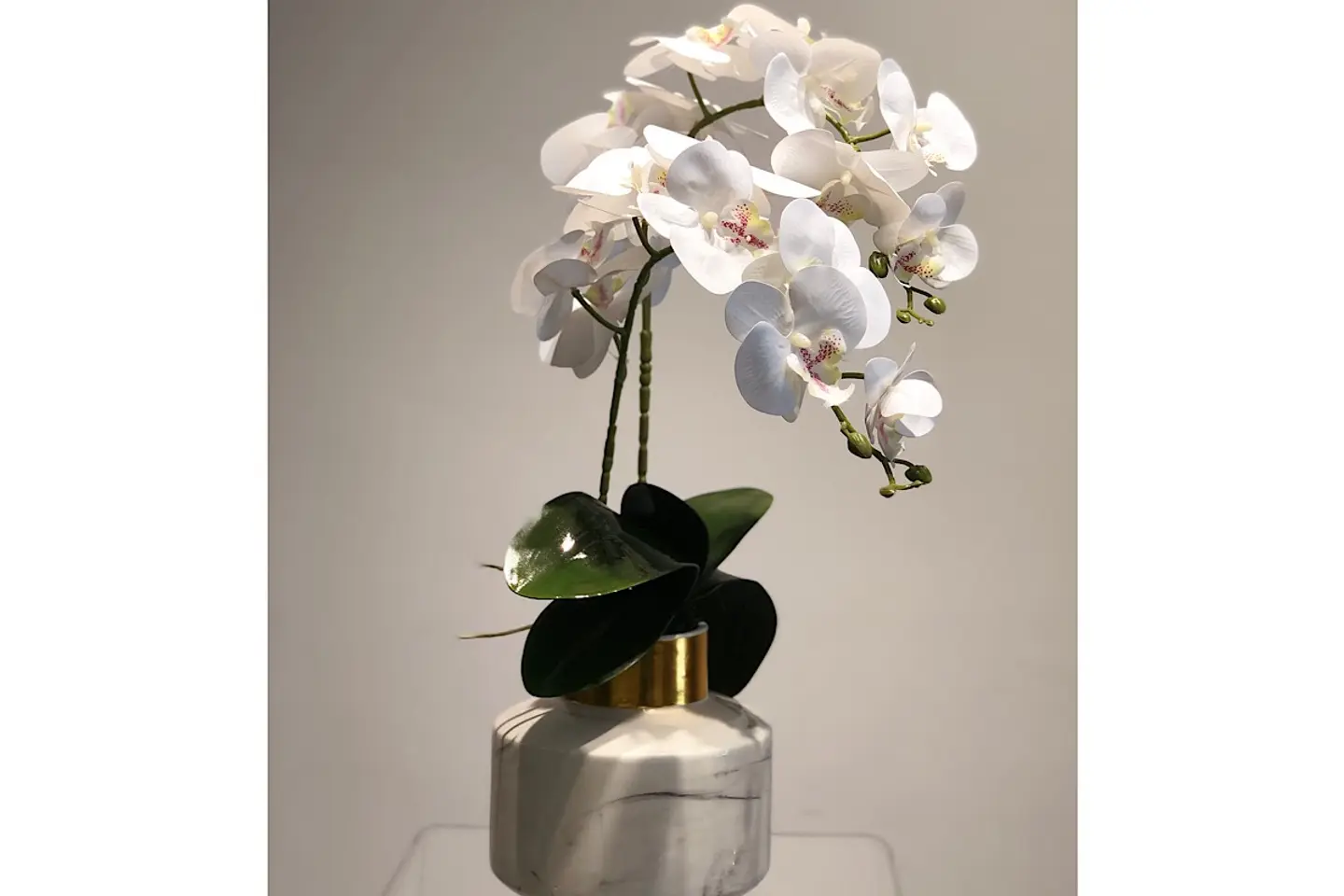 Eishq Vase