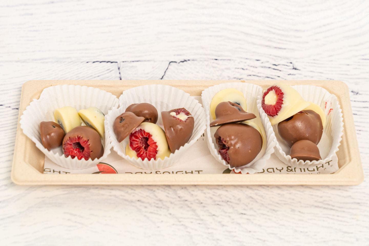 Berry With Belgian Chocolate 15 Pieces