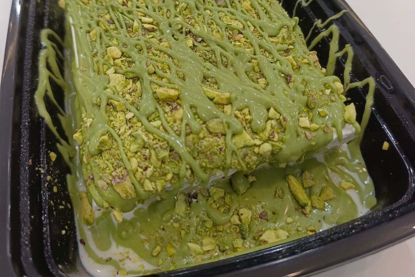 قشطوطة ارز بلبن كندر و بستاشيو و مكسرات