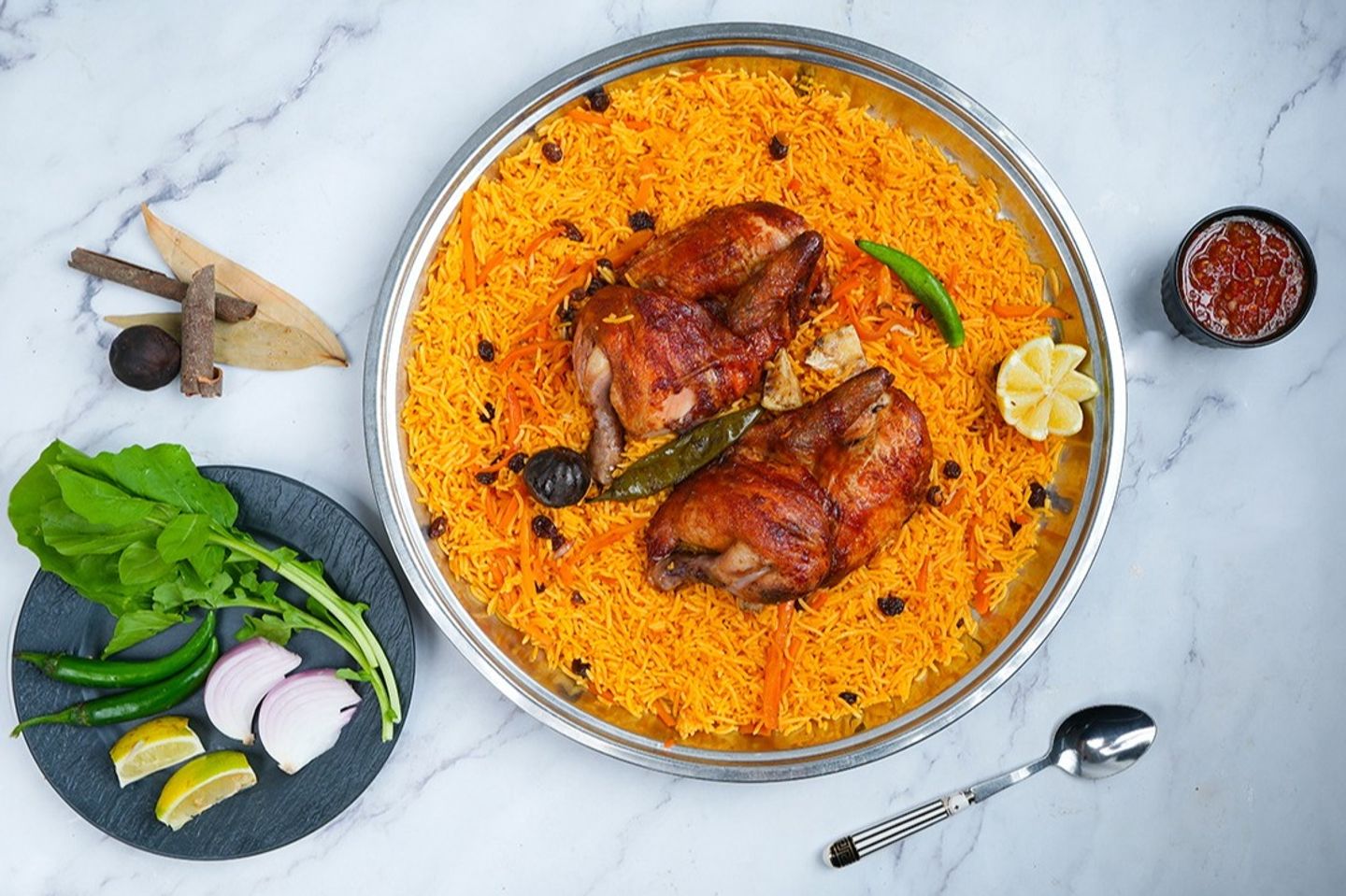 دجاج شواية مع رز بخاري - حبة كاملة