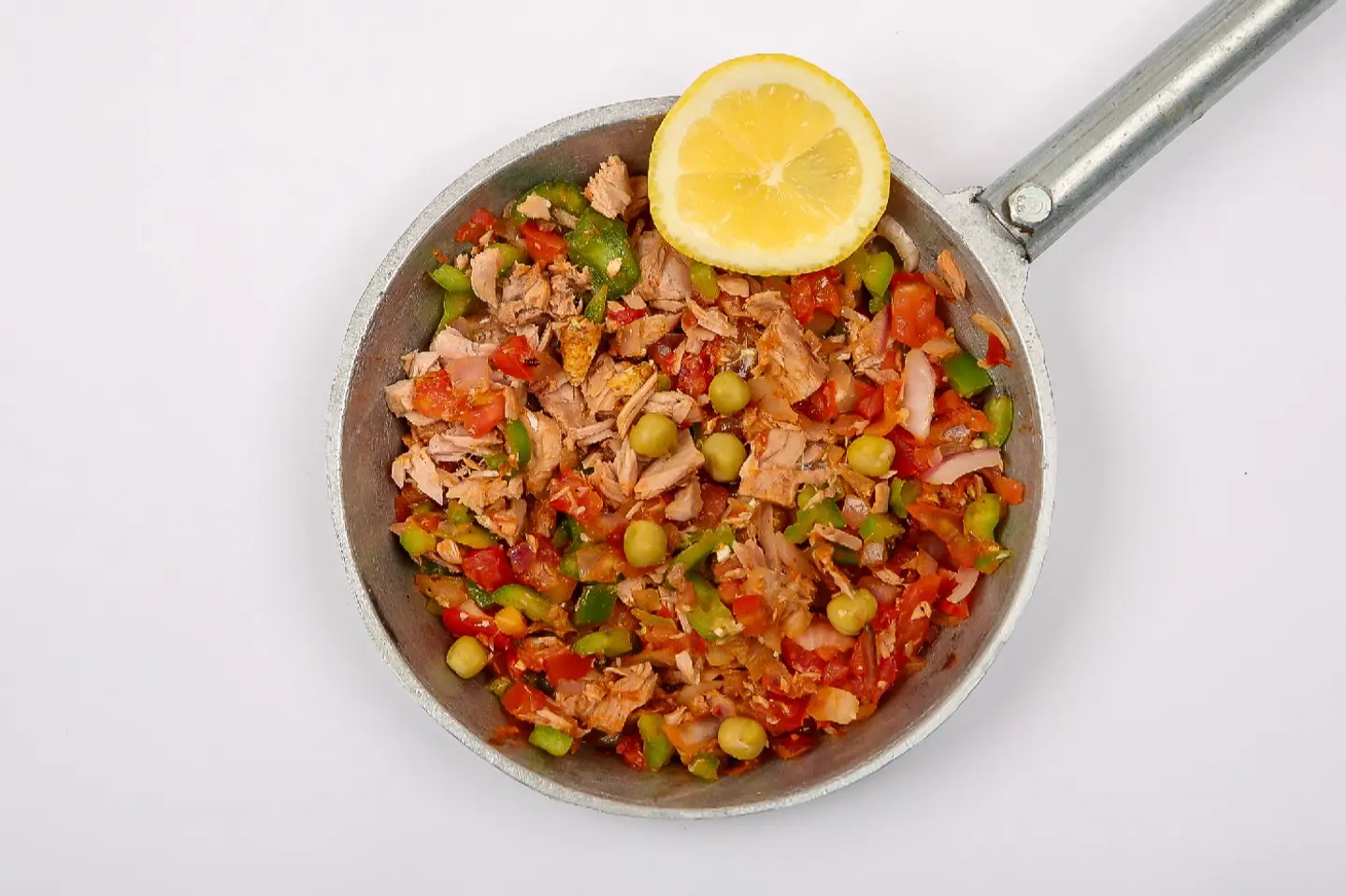 بازلاء مع تونة