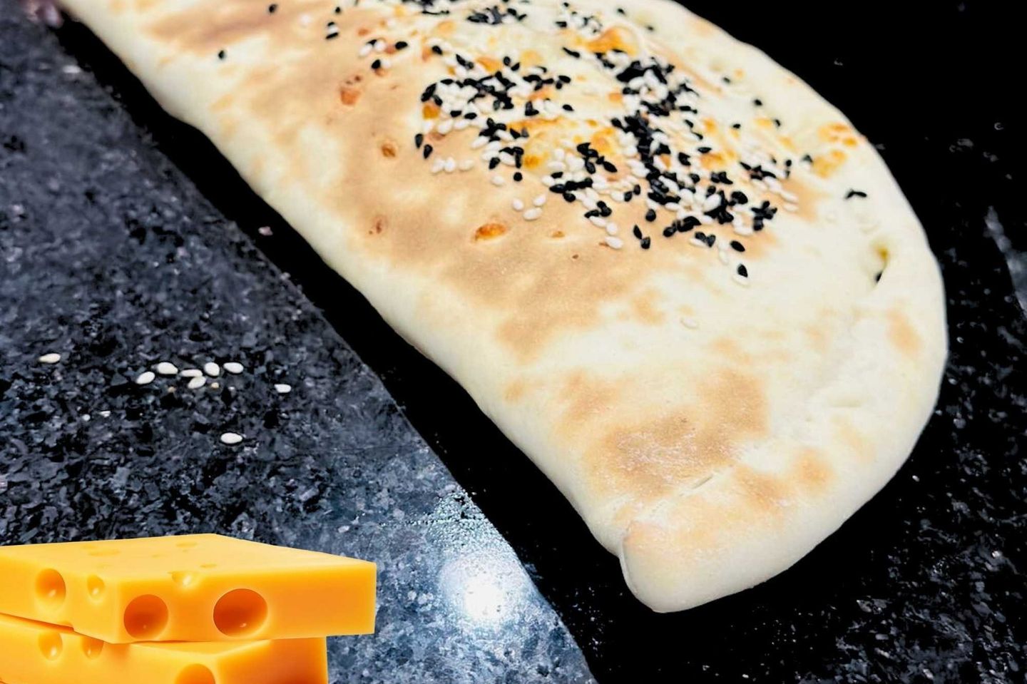مناقيش بالجبنة الشيدر