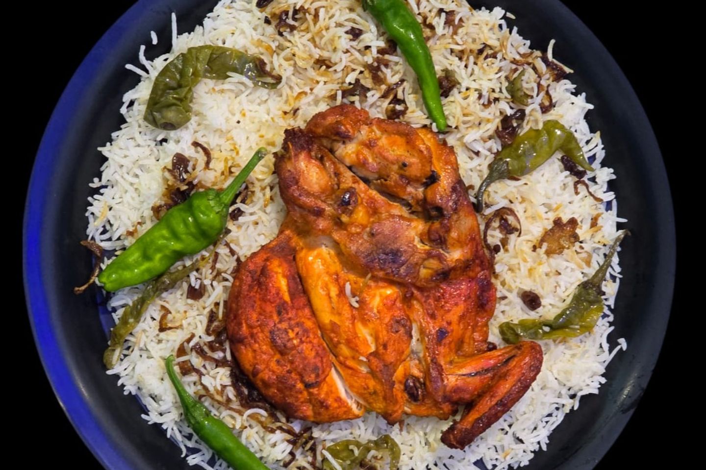 حبة دجاج مظبي حار مع أرز بشاور