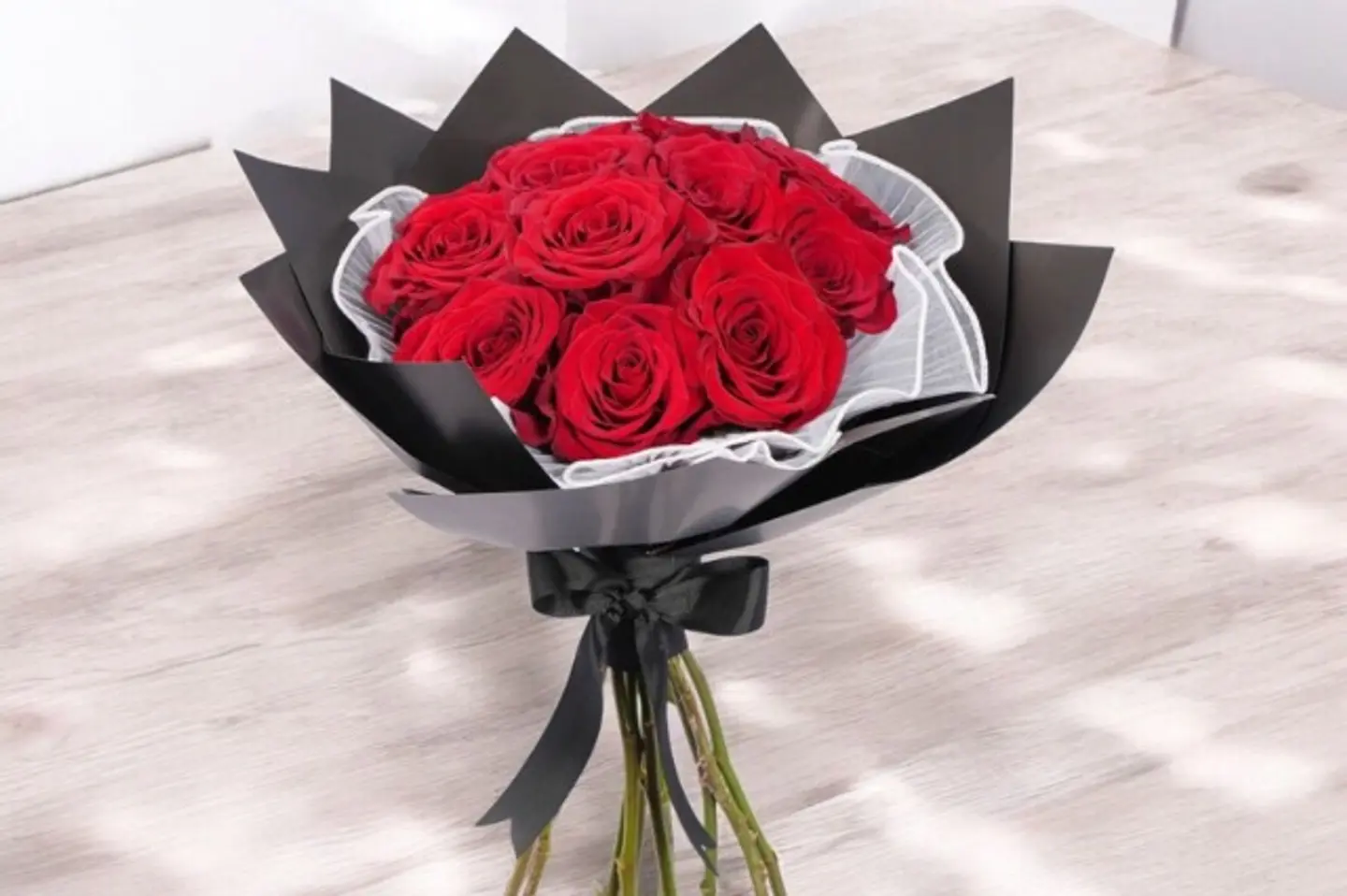 بوكيه 12 ورده حمراء