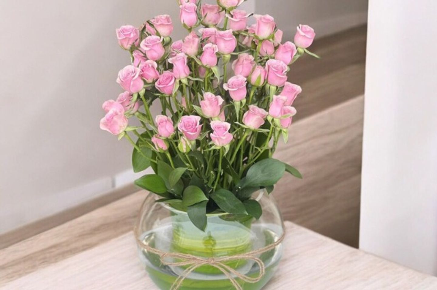Lara Vase