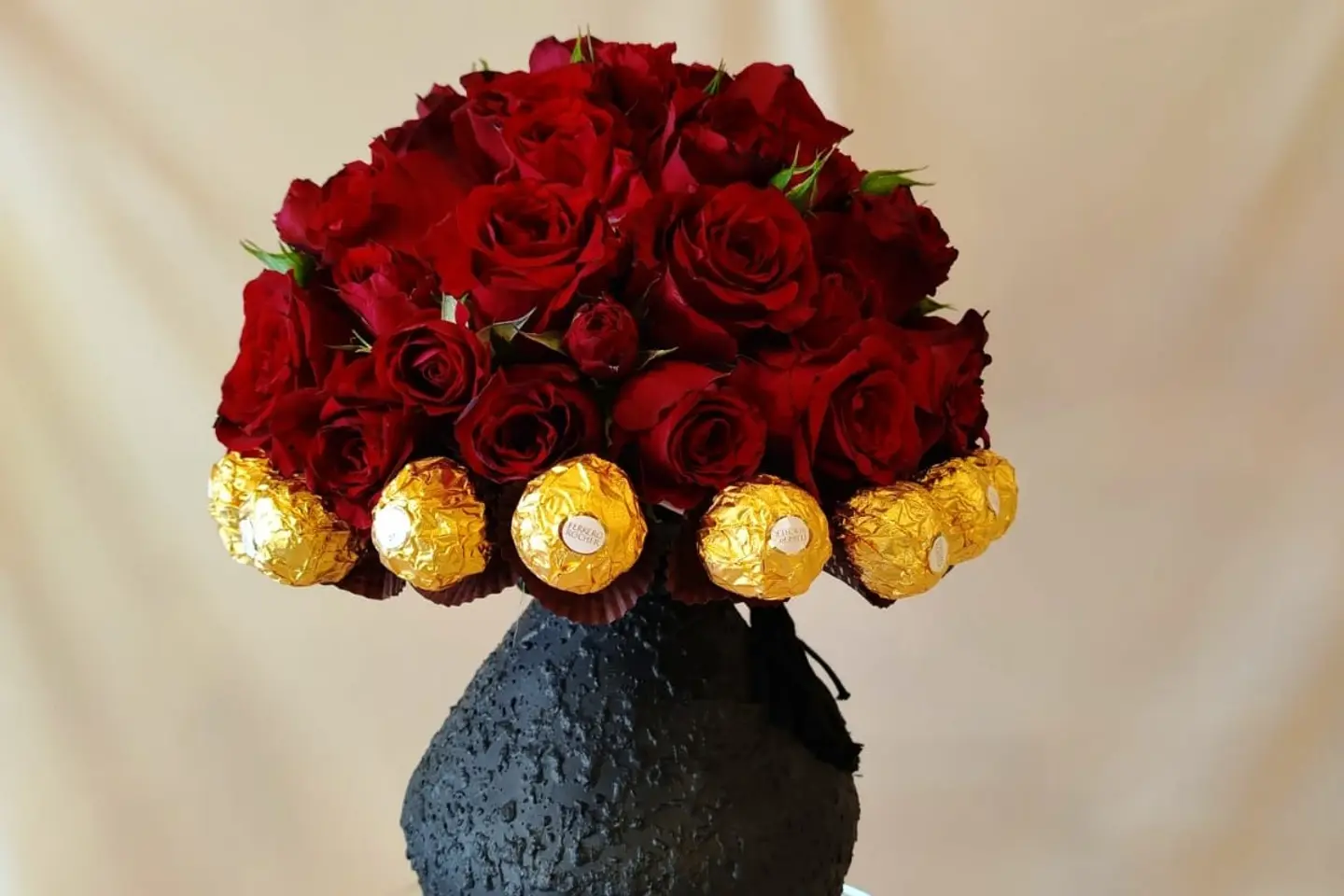 Red Rose Chocolate Vase