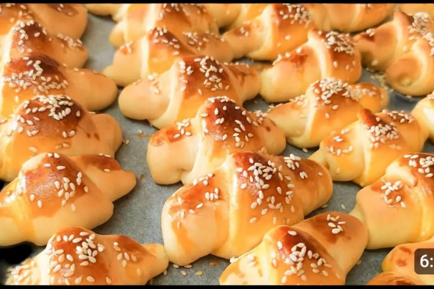 كرواسون جبن اصفر