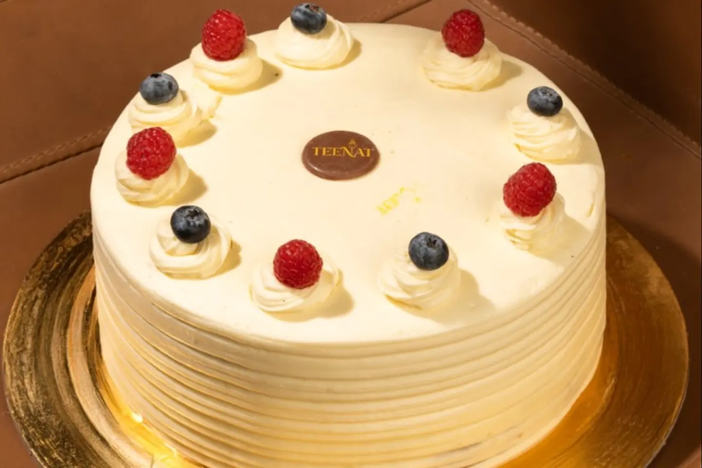 Large Lemon Raspberry Cake