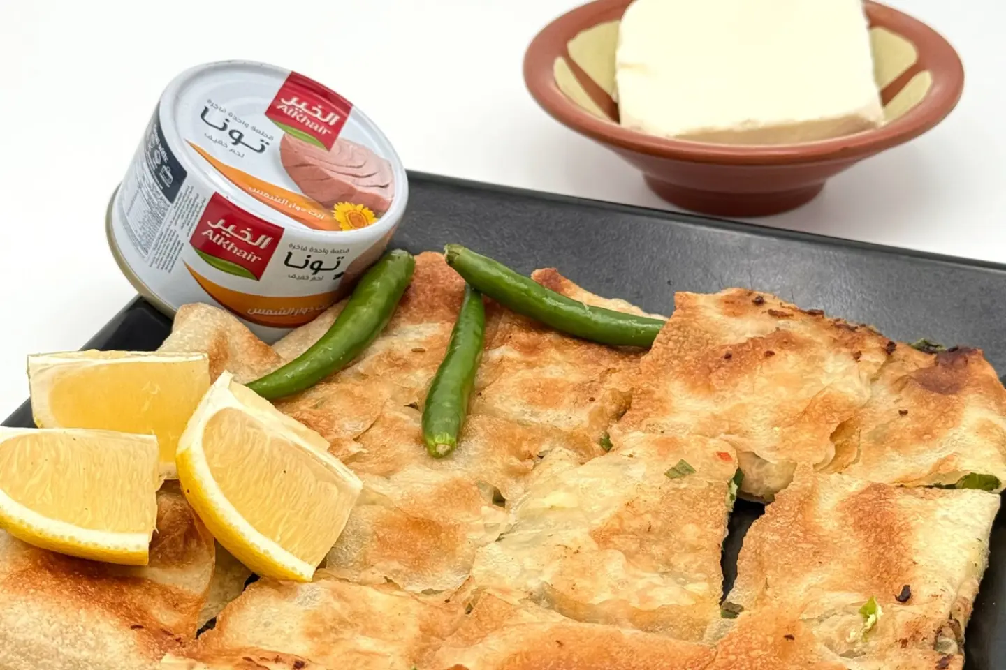 مطبق تونة مع جبنة سائله