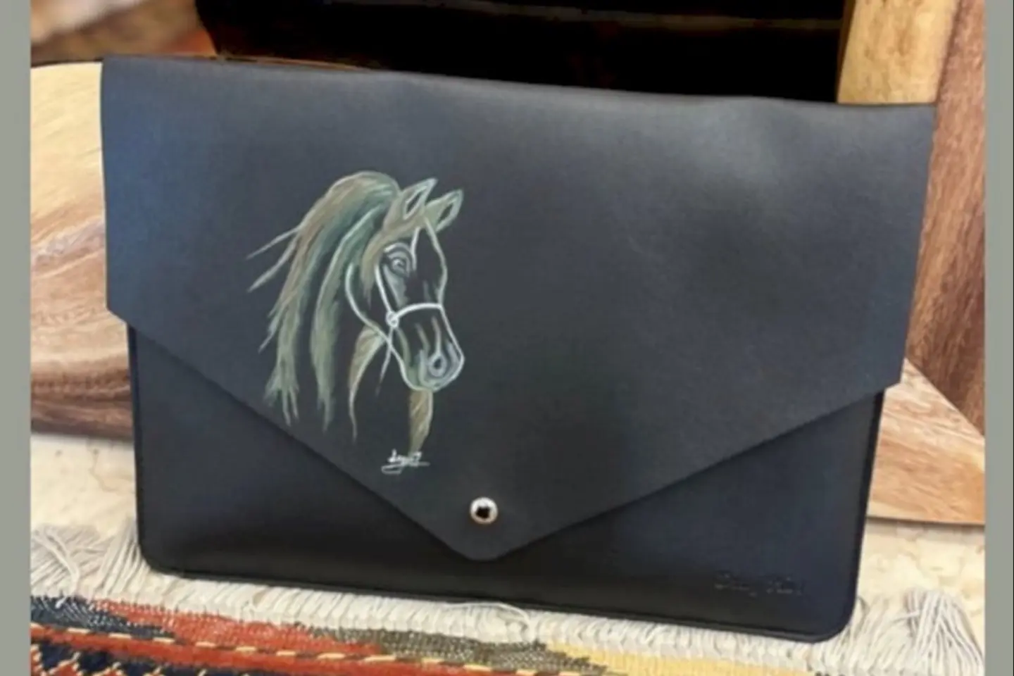 باوتش جلد برسمة- خيل
