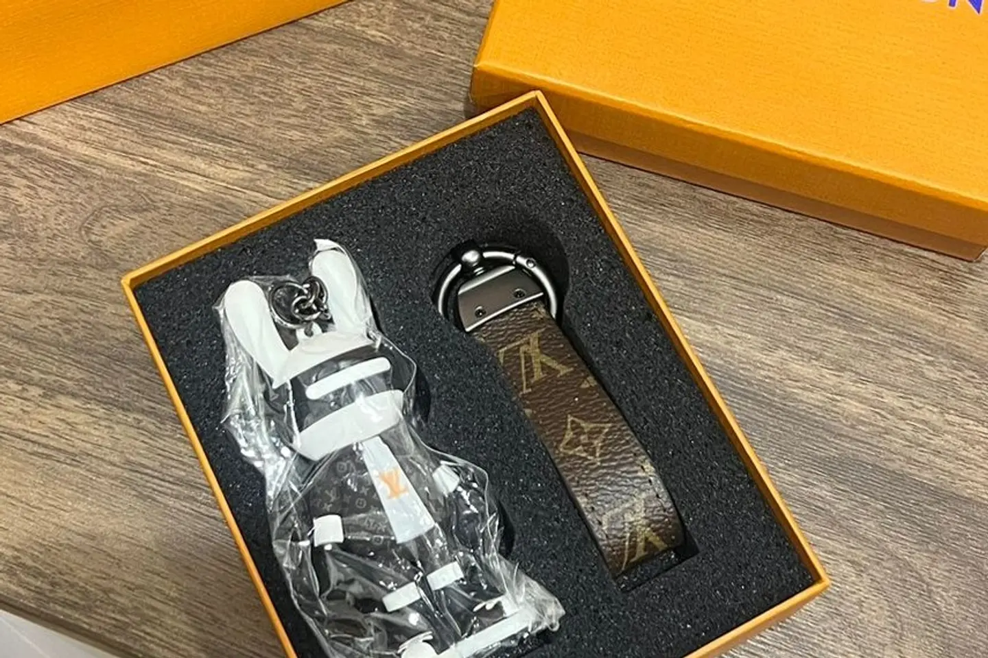 ميدالية اسود