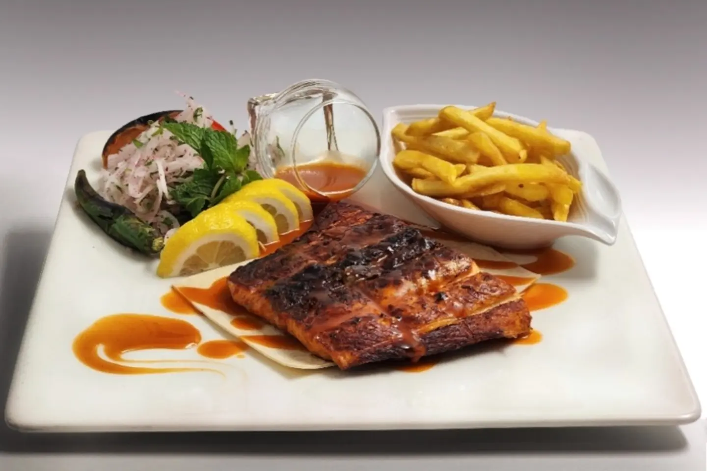 Grilled Salmon With Russian Sauce