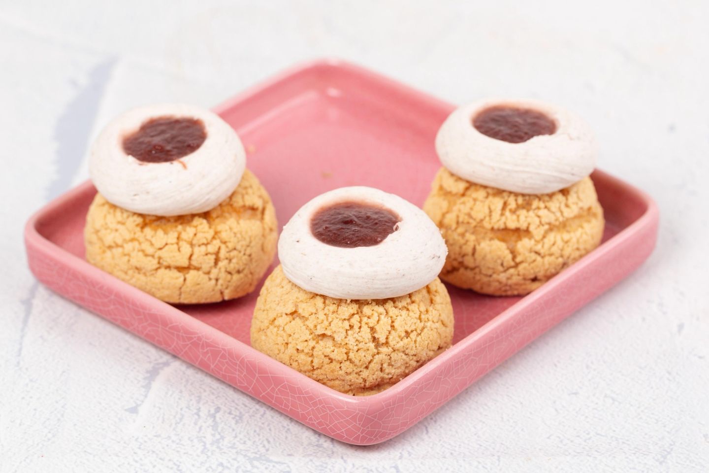Pate Choux Strawberry