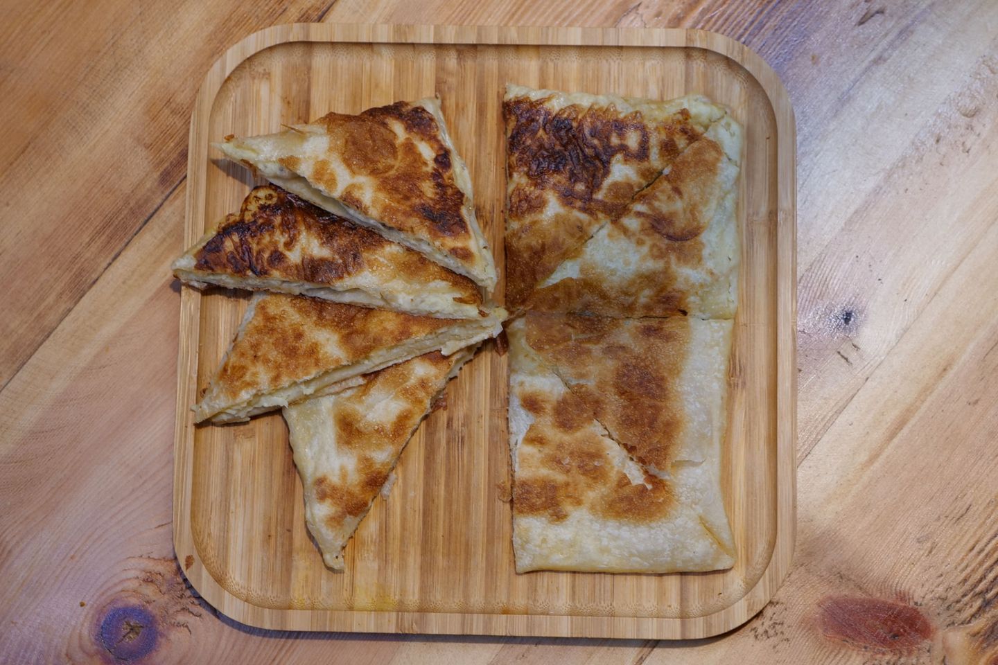 مطبق جبن شيدر و خضار