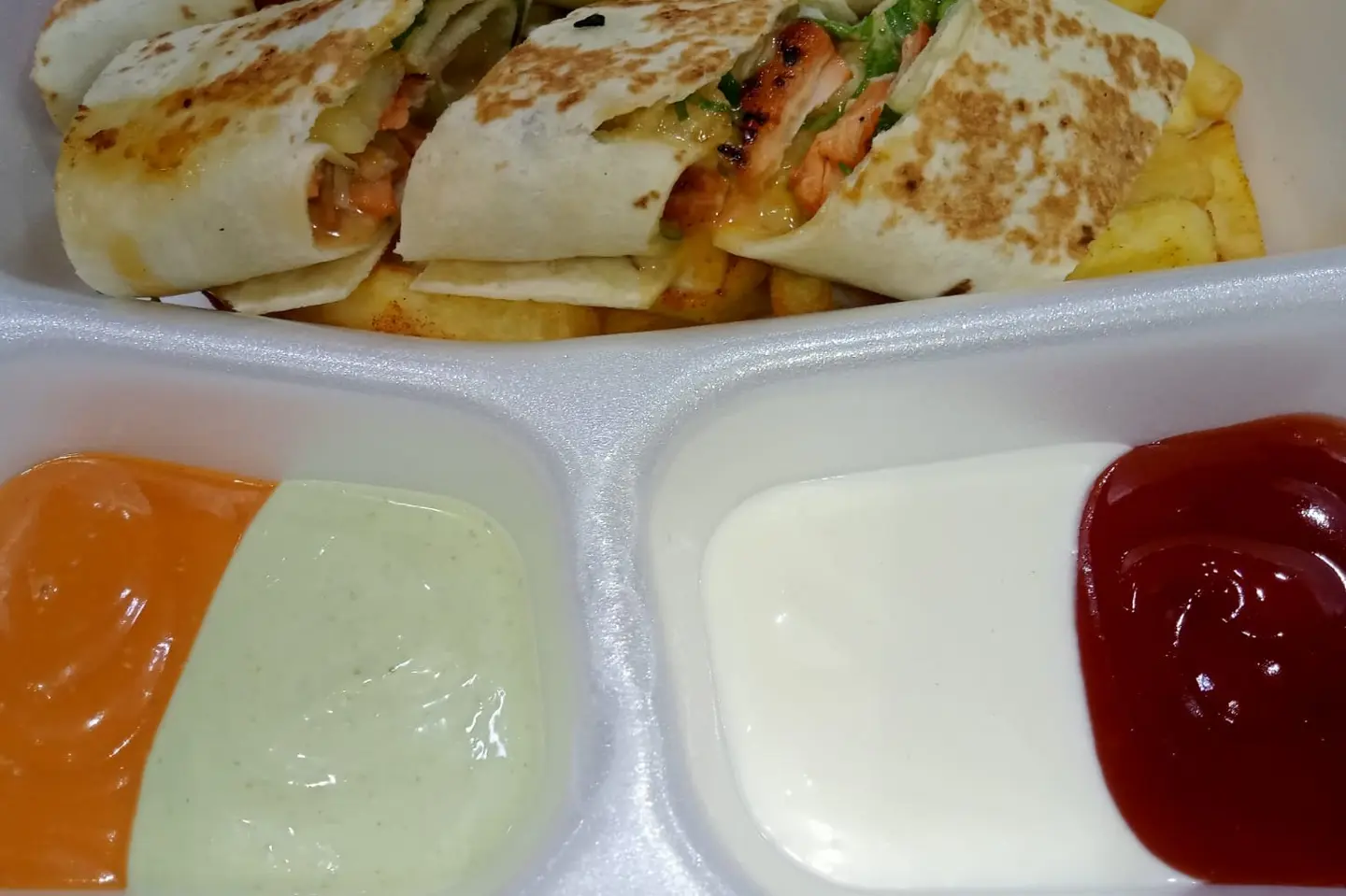 طبق ساندويتش جمبري عربي - طبق ساندويتش جمبري جبن عربي