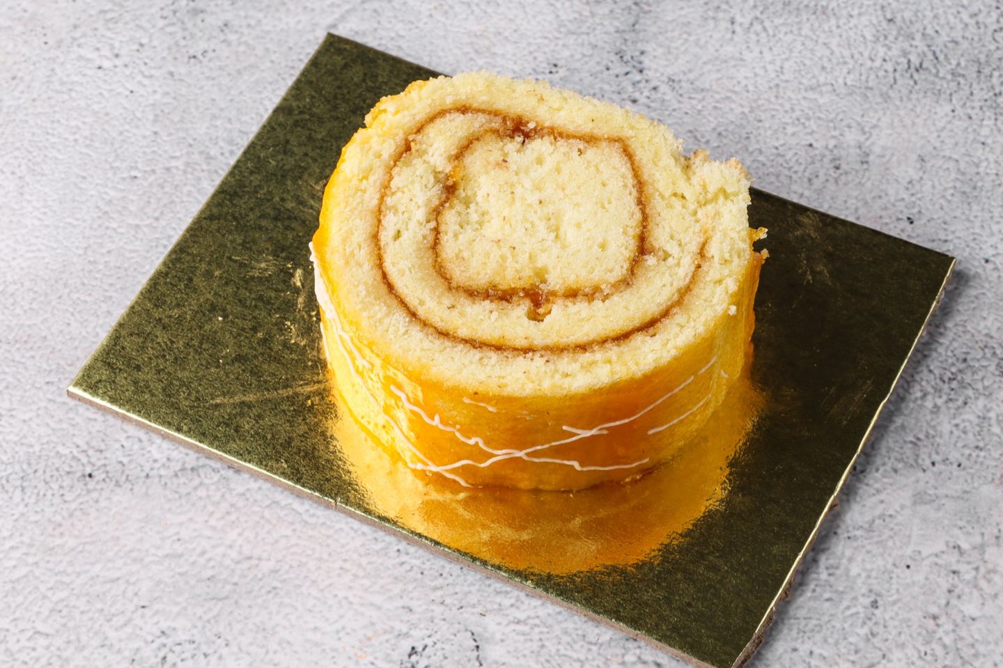 Piece Of Cake Jam Swiss Roll