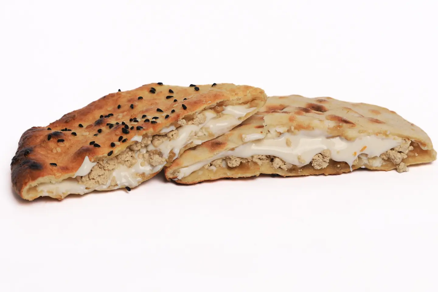 فطيرة جبنة سائلة مع طحينية