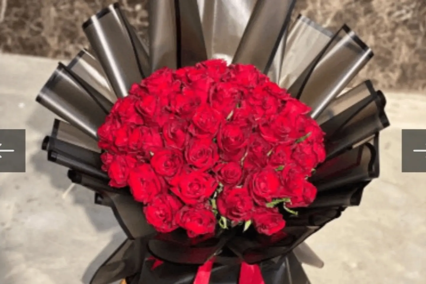 باقة الجوري الاحمر النابعه من القلب