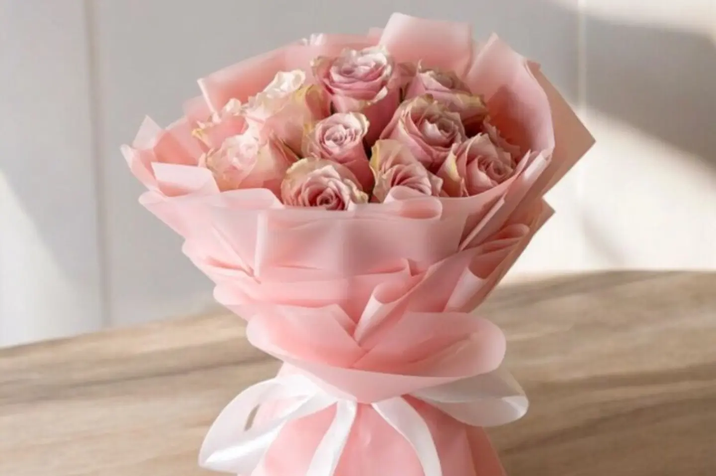 باقة جوري وردي أنيقة ١٥