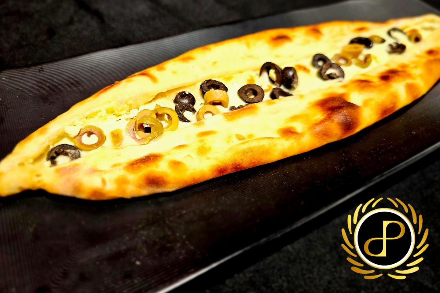 فطيرة لبنة زيتون