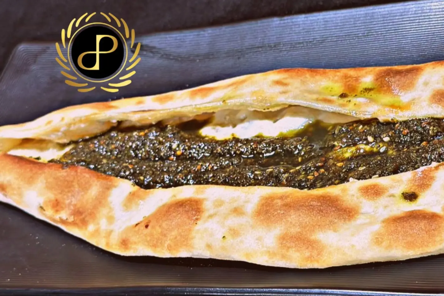 فطيرة جبن سائل زعتر