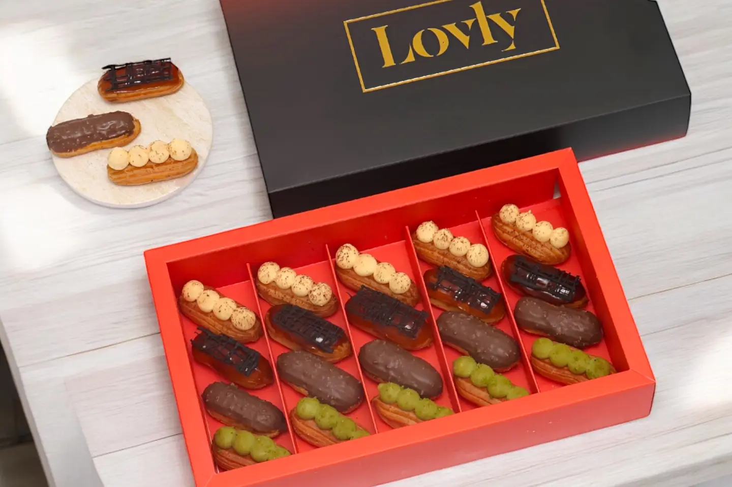 Assorted Eclairman Box 20 Pieces