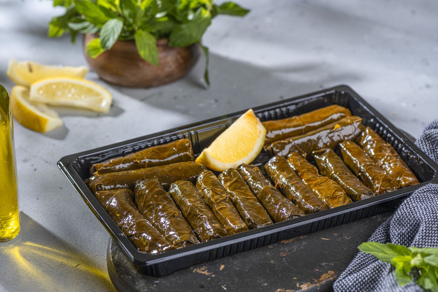 ورق عنب وسط ١٥ حبة