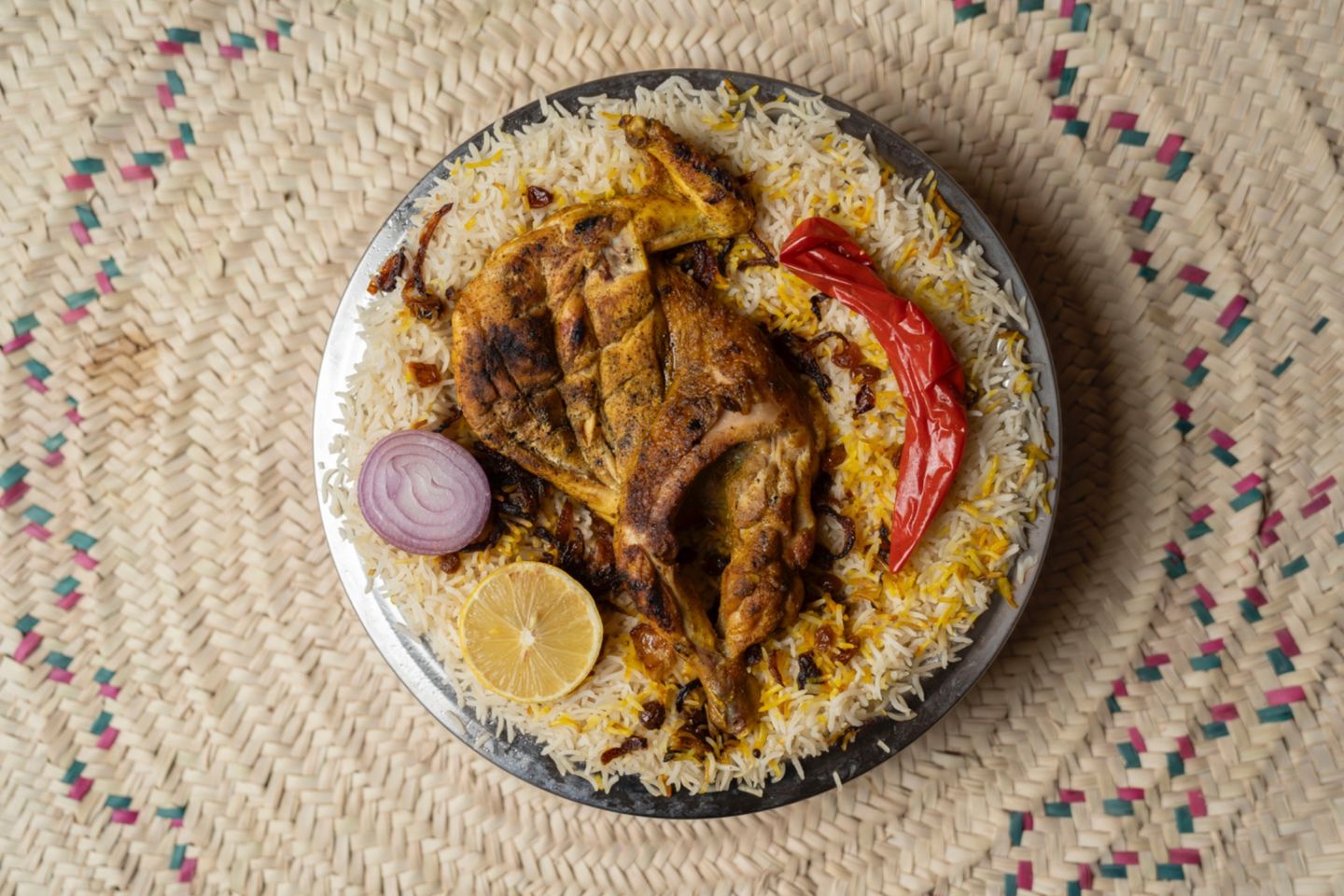 نص دجاج مظبي مع رز مندي