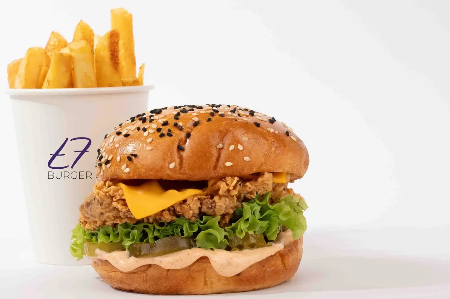 وجبة برجر دجاج مقرمش