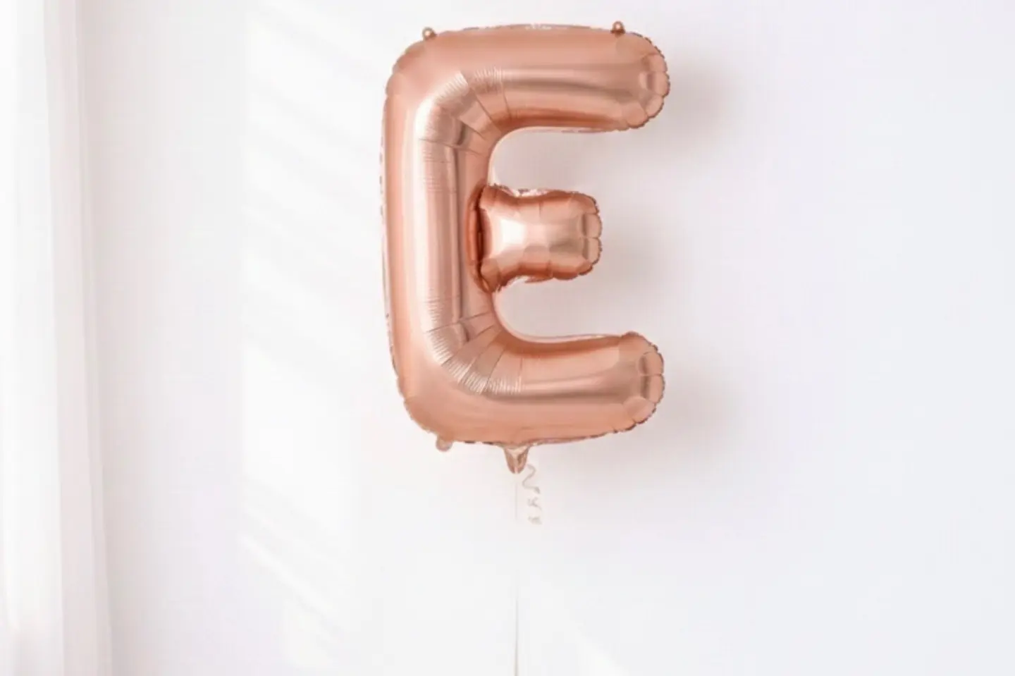 بالونة هيليوم روزقولد حرف