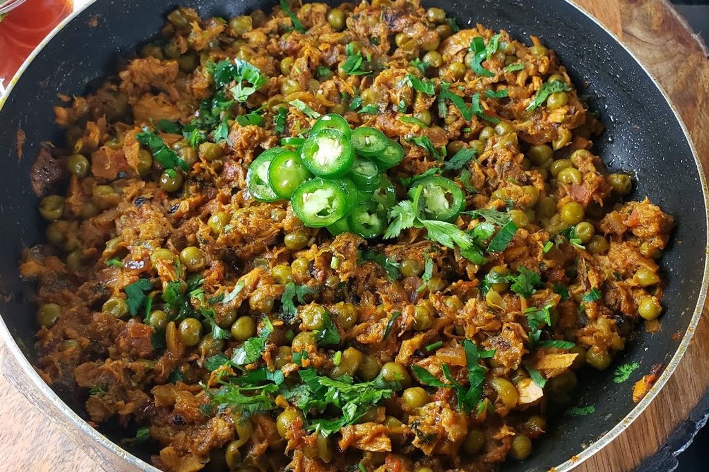 تونة مع بازلاء