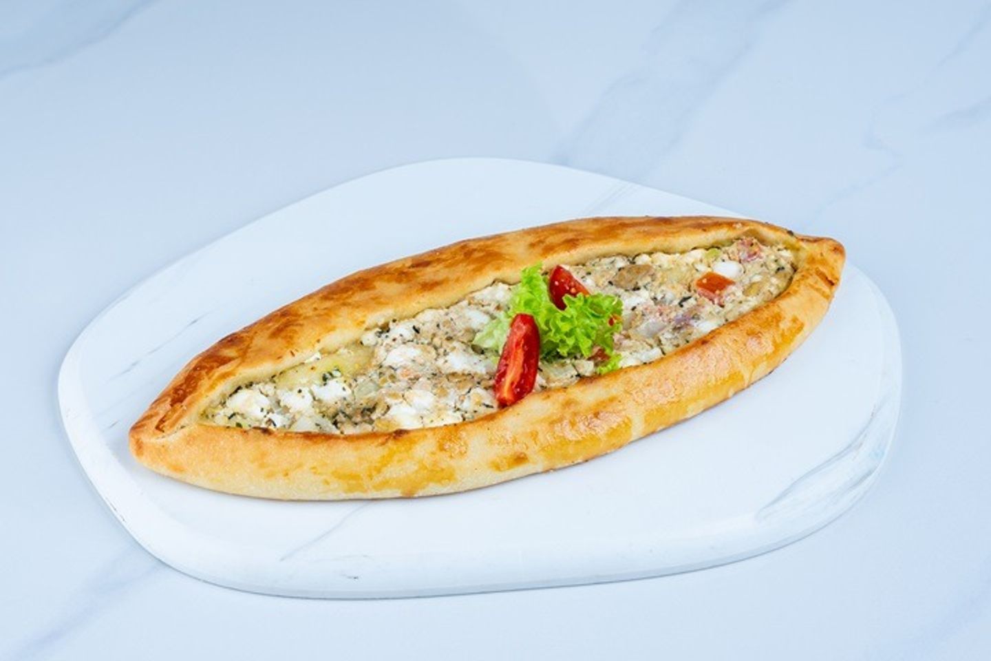 فطيرة الحلوم مع البيستو
