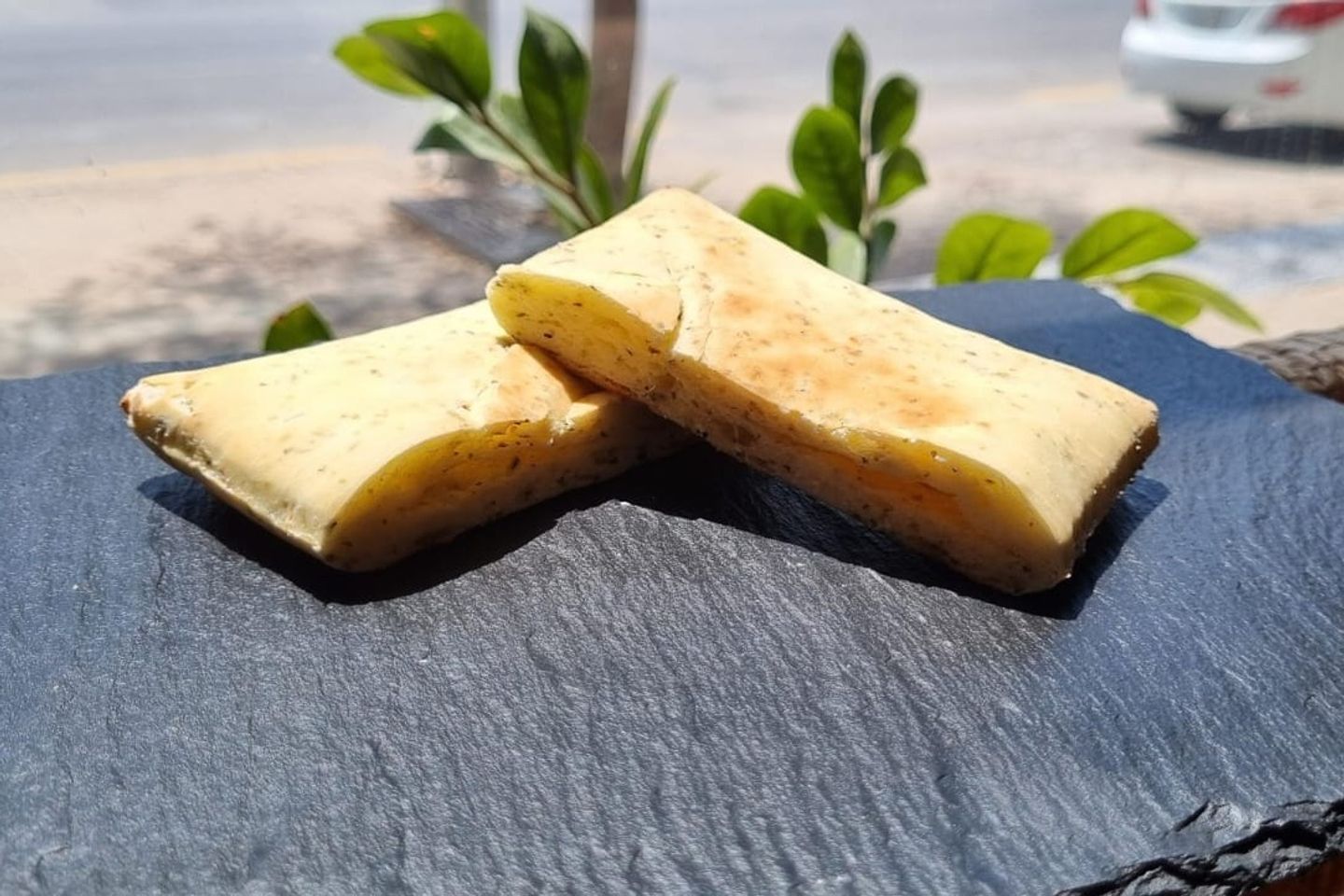 تصبيرة زعتر وسمسم