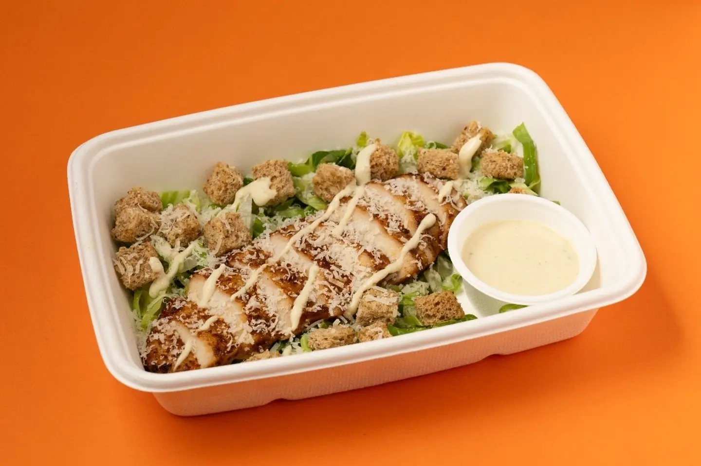 سلطة السيزر بالدجاج