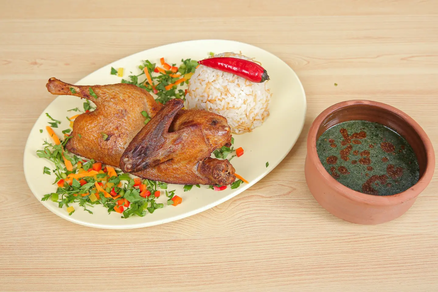 نصف بط محمر مع ملوخية والارز