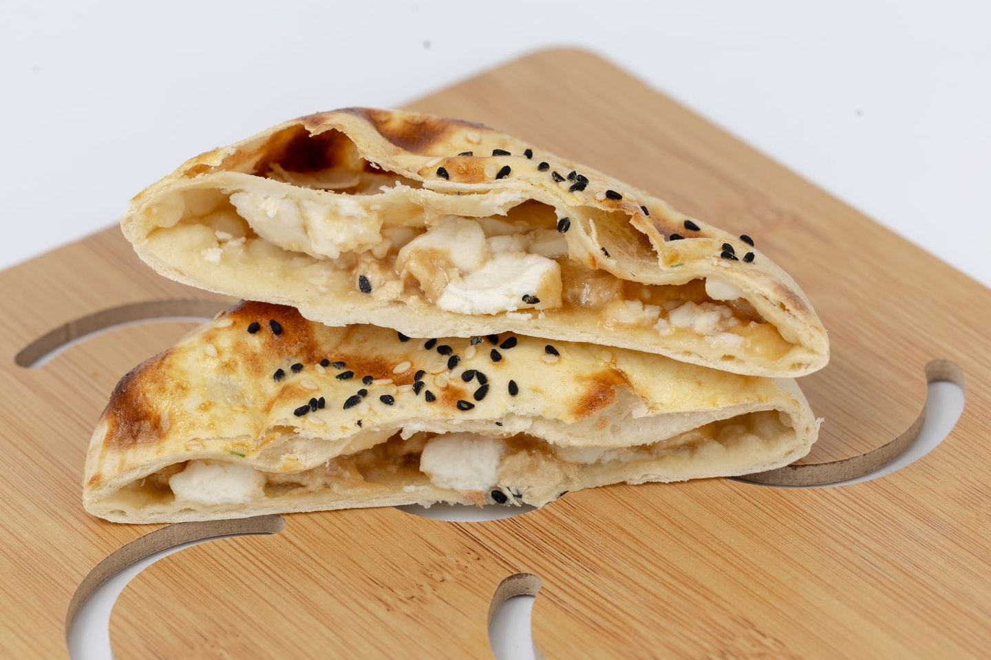 جبن بالطحينيه