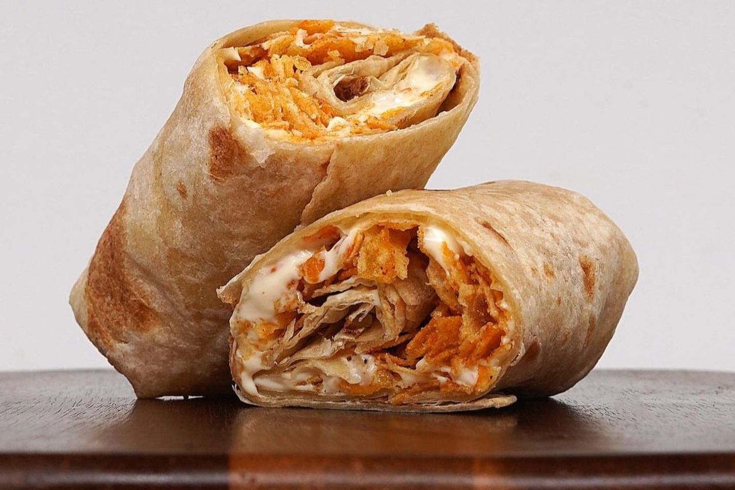 شباتي جبنة وشبس عمان