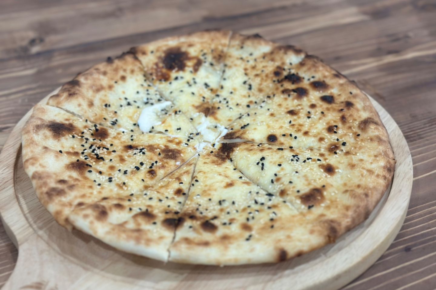 خبز لبنة وزيتون