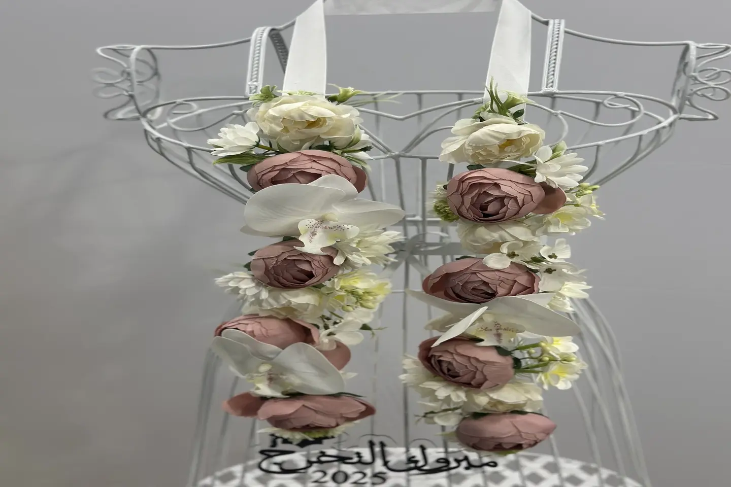 عقد ورد صناعي ١٠