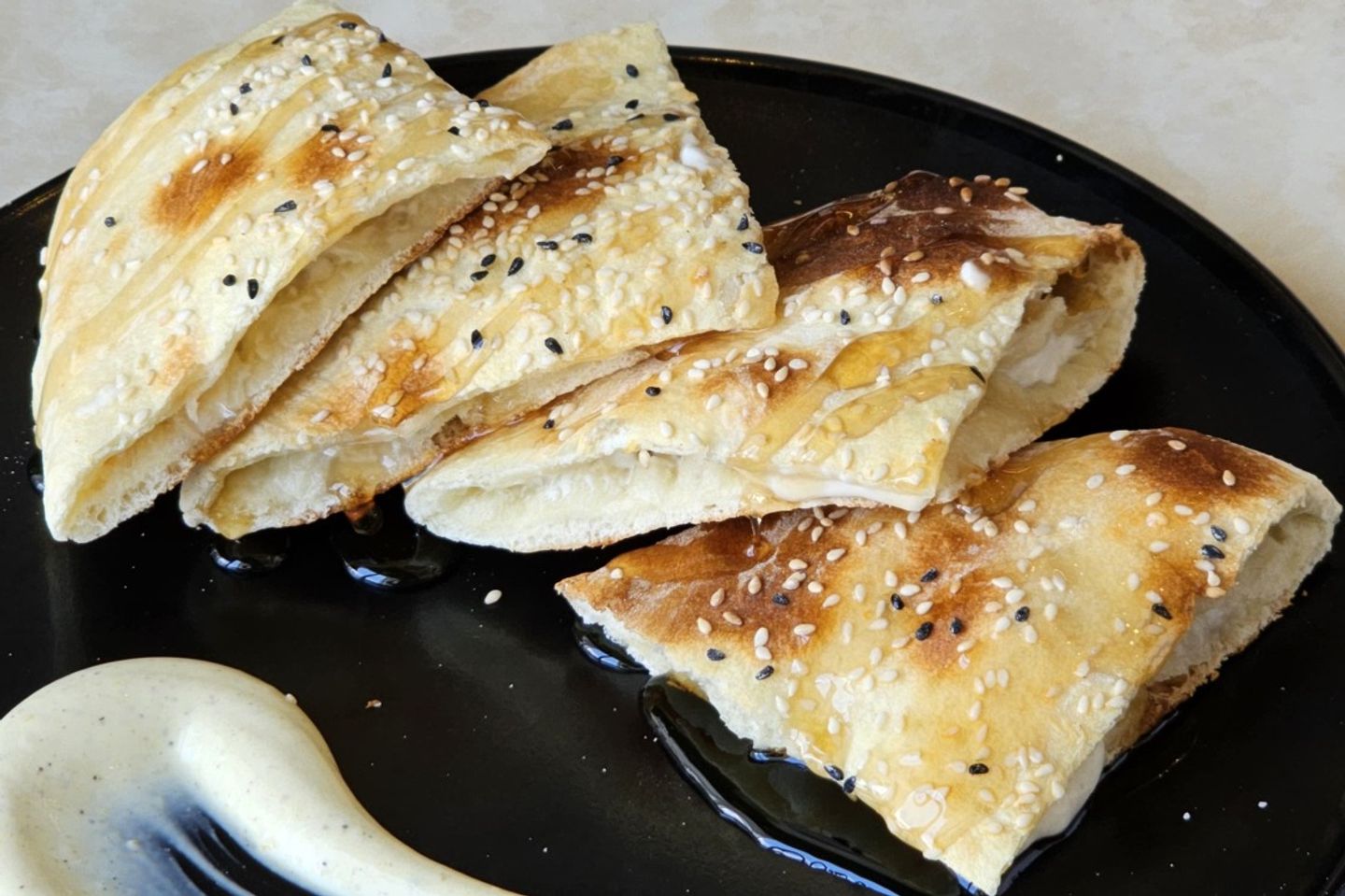 فطيرة لبنة عسل