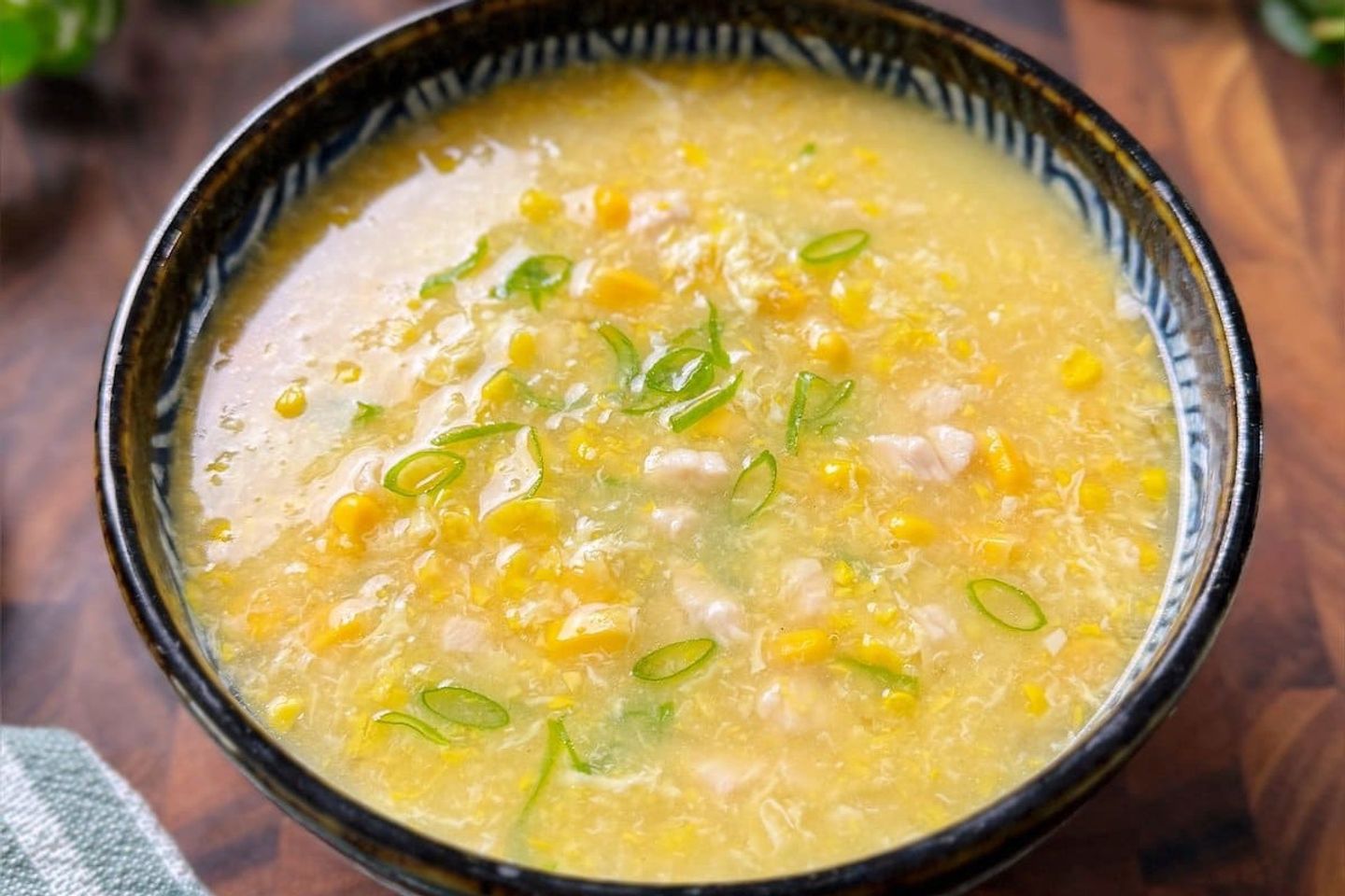 شوربة الذرة الحلوة بالدجاج