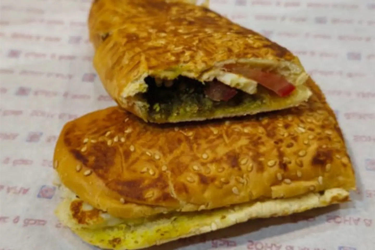 ساندوتش حلوم