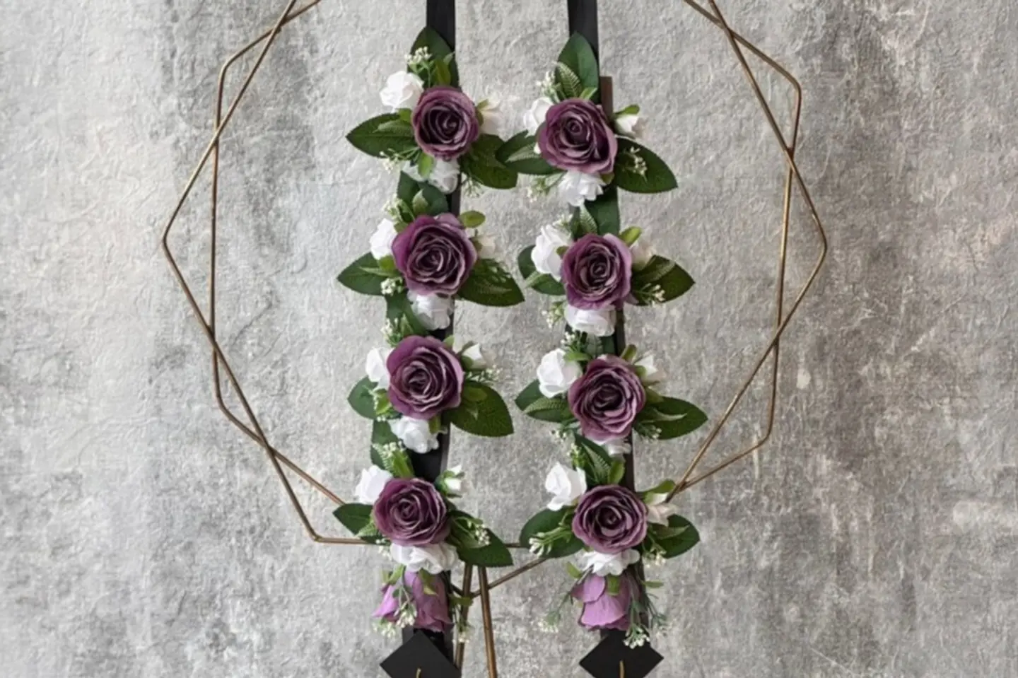 عقد الورد البنفسجي