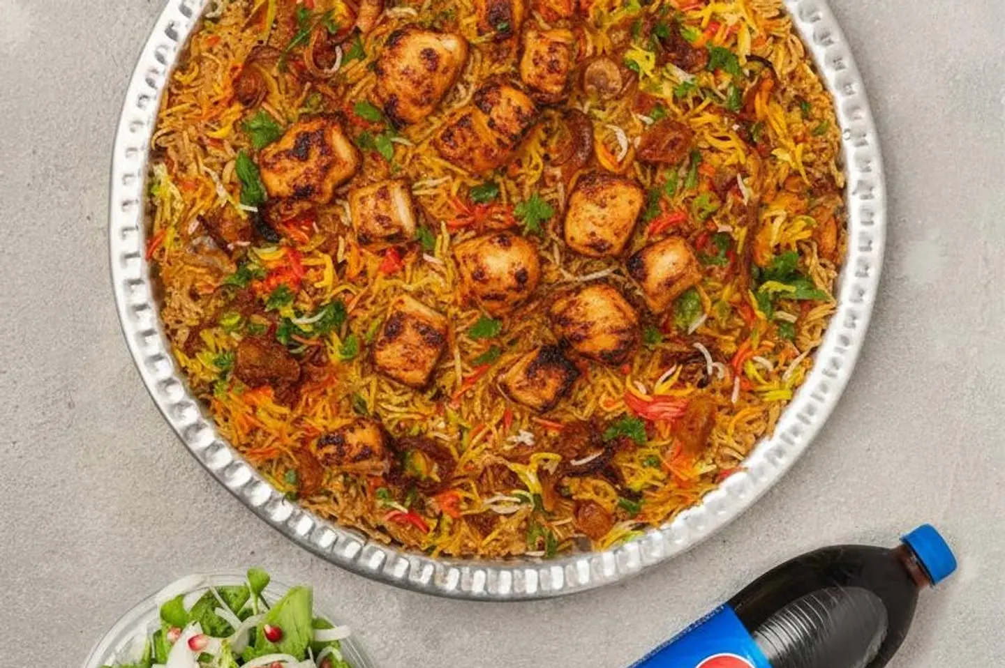 طبق برياني دجاج دائري صغير