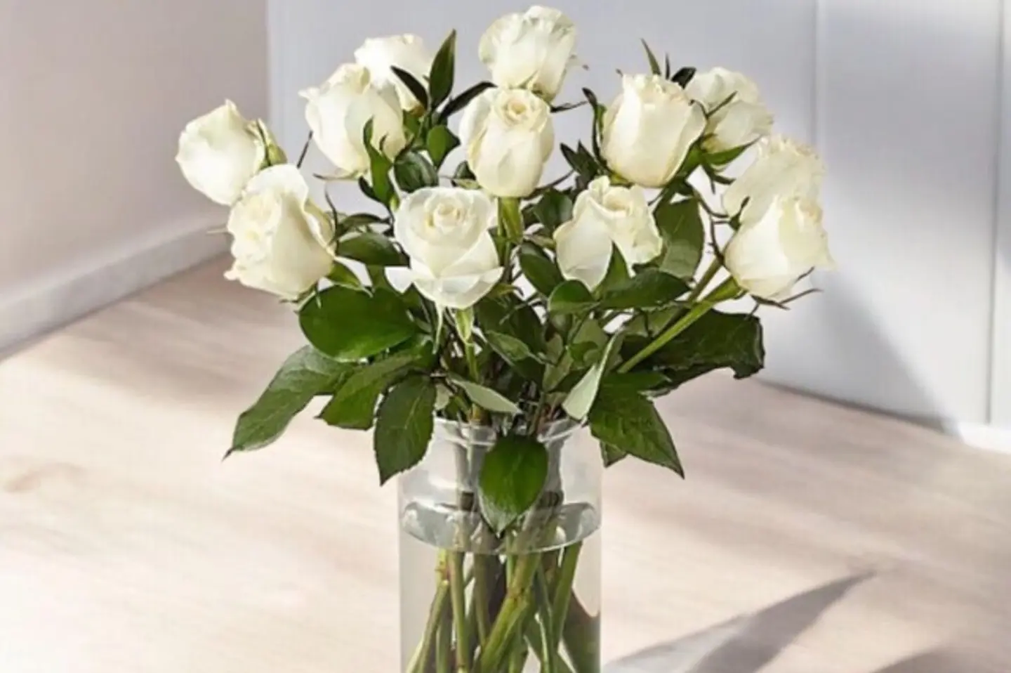 فازه الجوري الأبيض ١٥ جوري