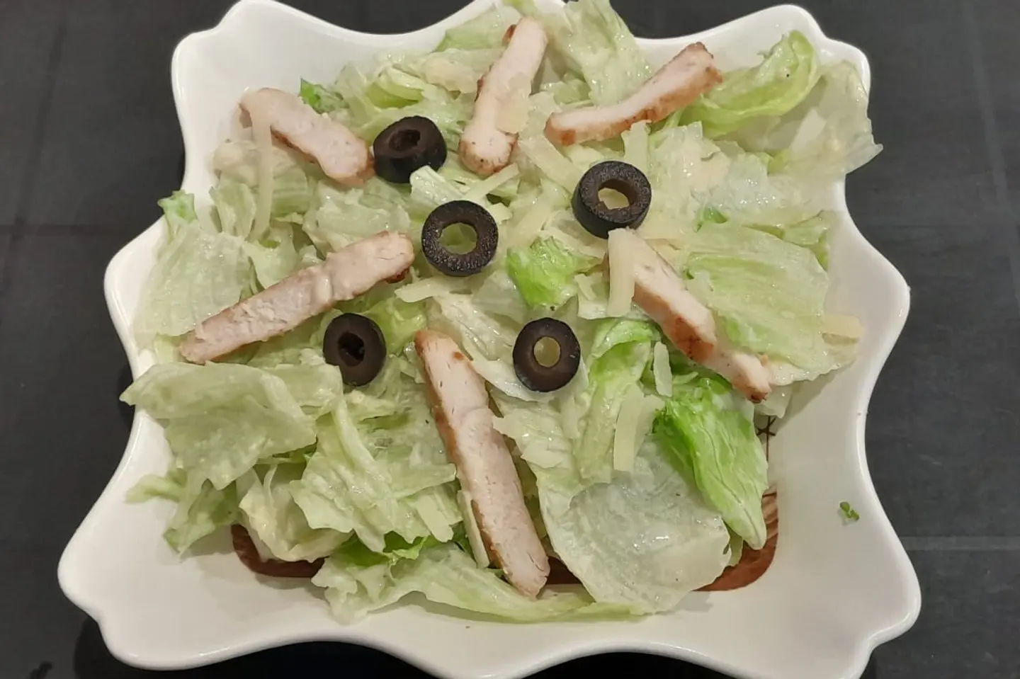 سلطة السيزر