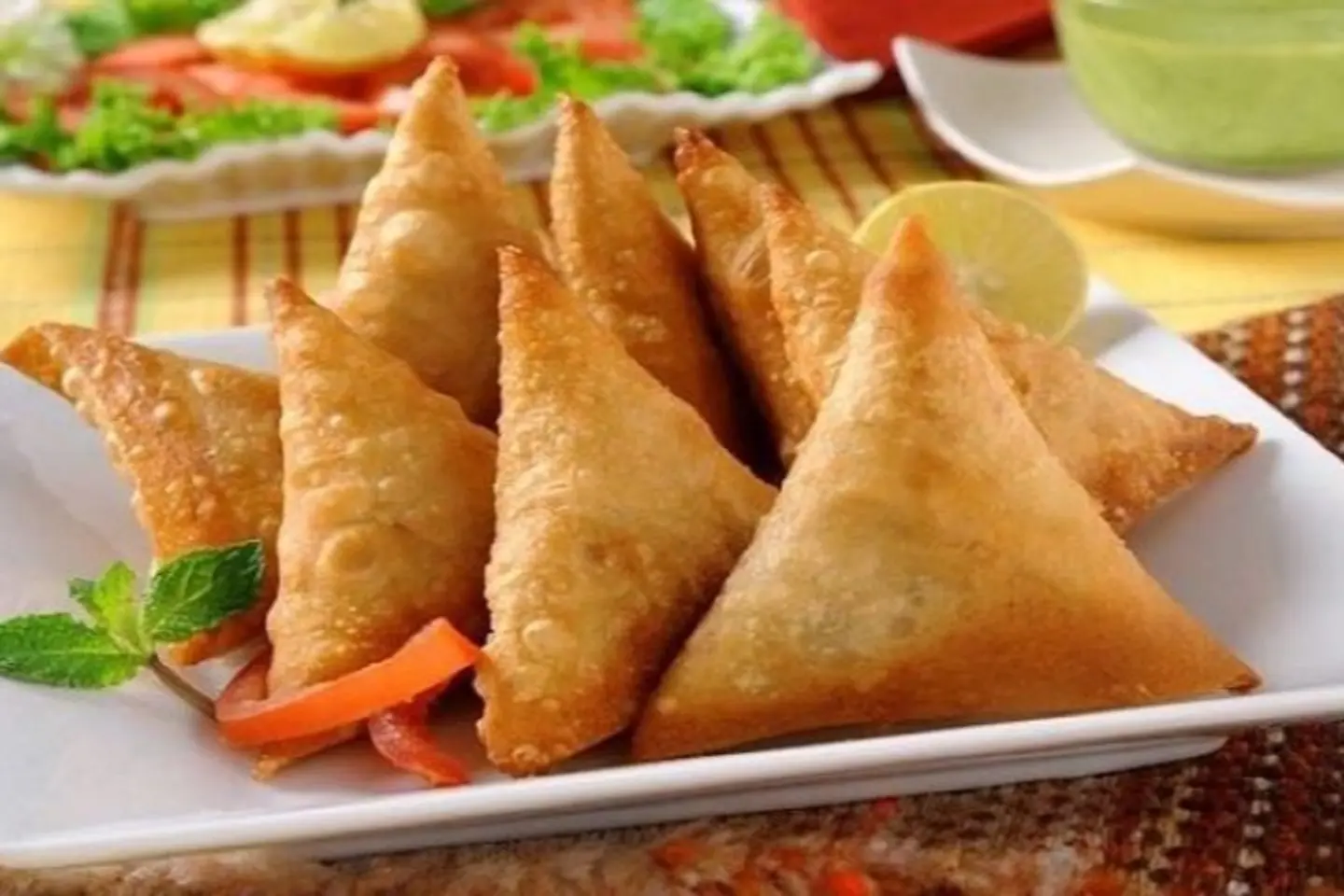 طبق سمبوسة دجاج خمس حبات