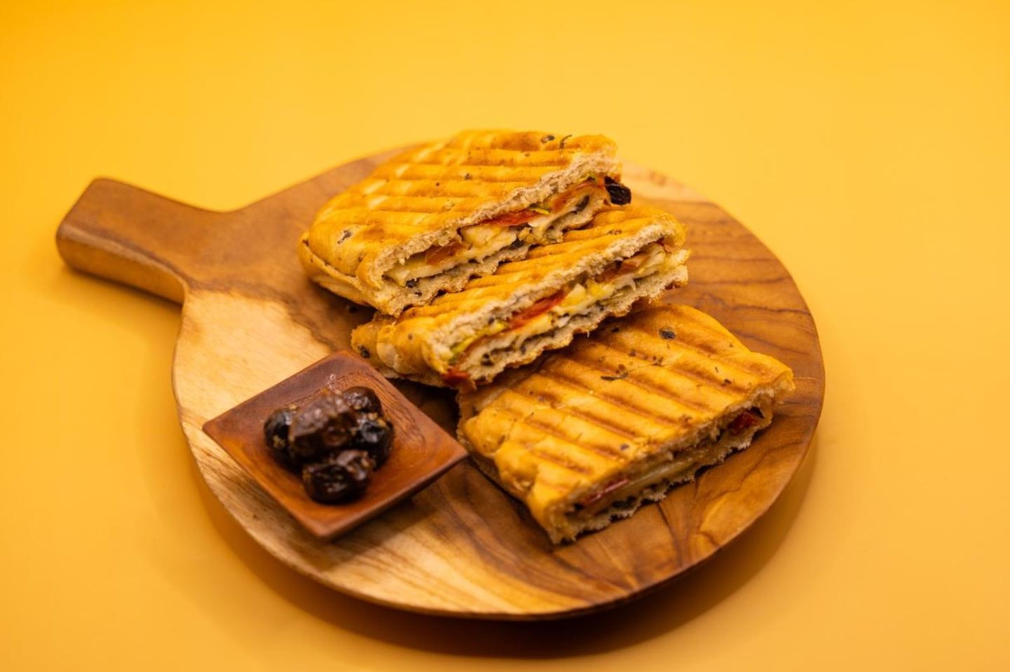 Halloumi Sandwich With Grilled Vegetables