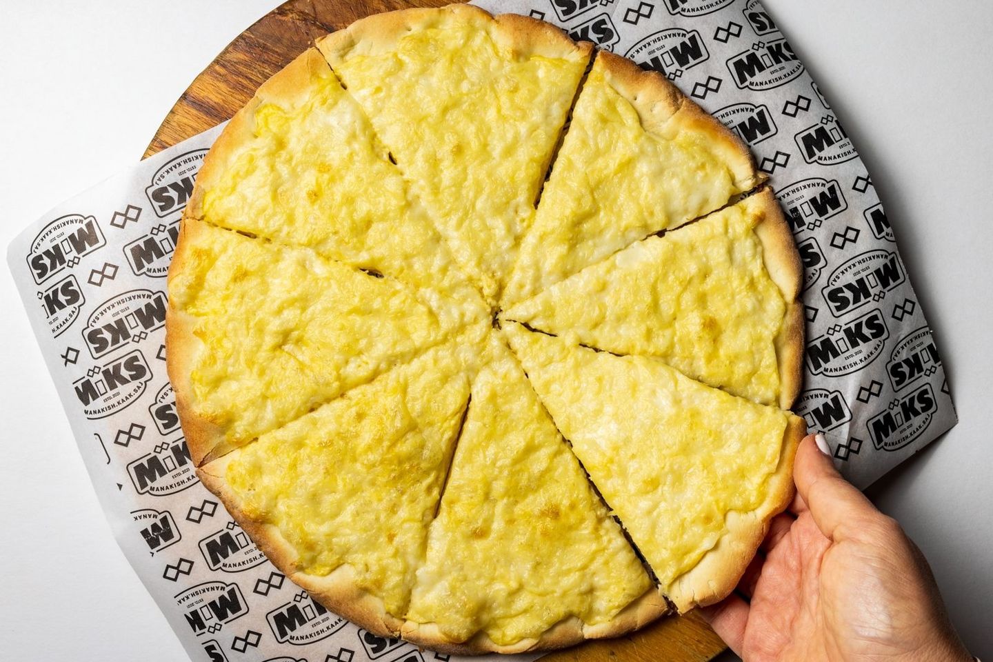 Mi Ks Cheese With Egg Manakeesh