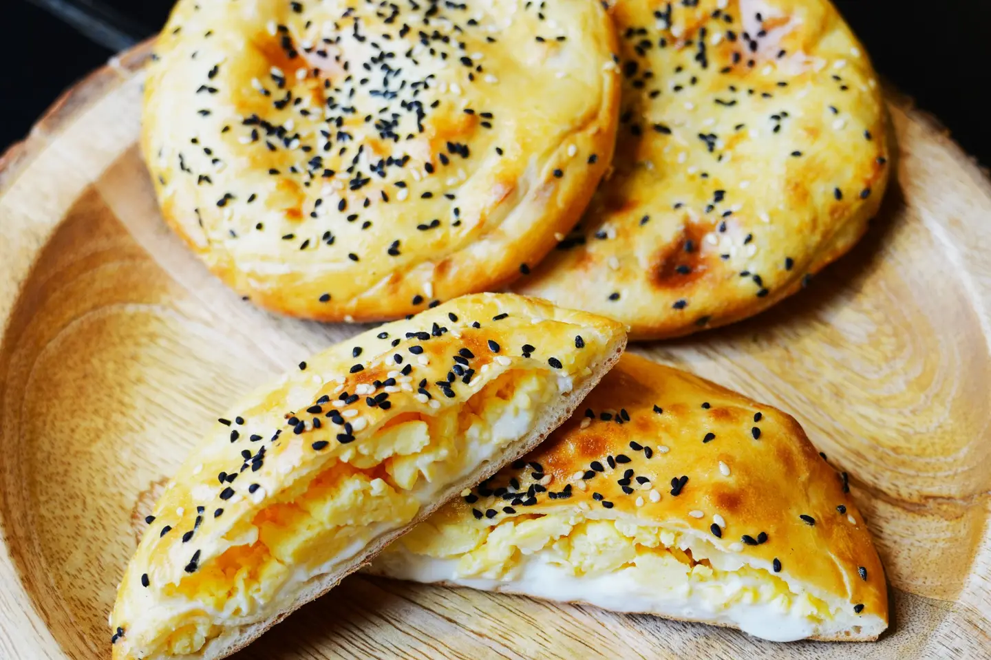 بيض بالجبن